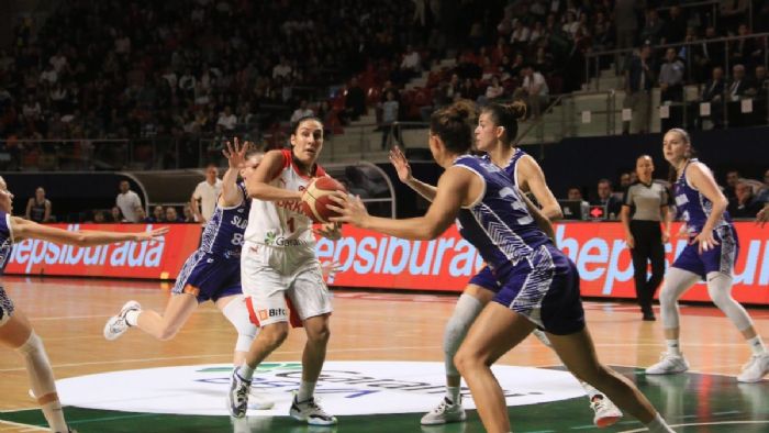 A Milli Kadın Basketbol Takımı, Slovakya`ya fark attı