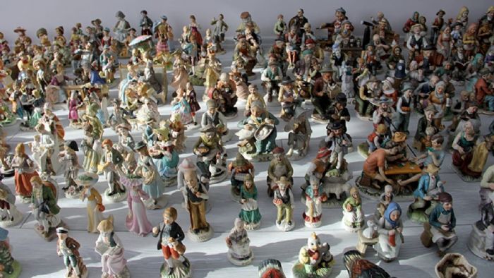Kayserili koleksiyoner, dünyayı gezerek 1500 parça mini biblo biriktirdi