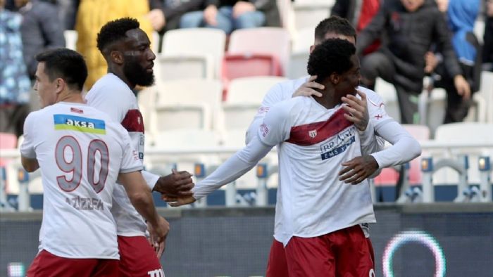 Sivasspor, Pendikspor`u dört golle geçti