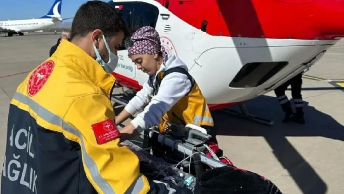 Şırnak`ta sağlık için helikopterler havalanmaya devam ediyor: 2 yaşındaki bebeğe yetiştiler
