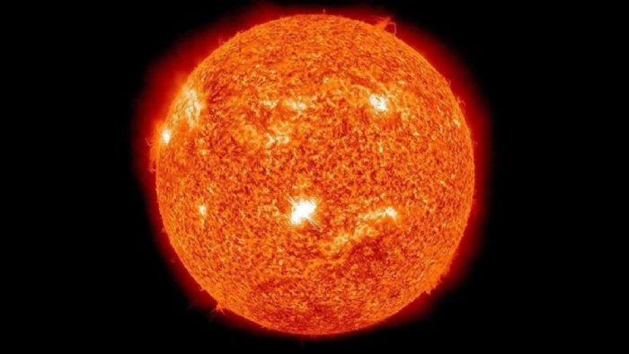 Son 6 yılın en şiddetlisi: Güneş`teki patlama  radyo sinyallerini etkileyebilir