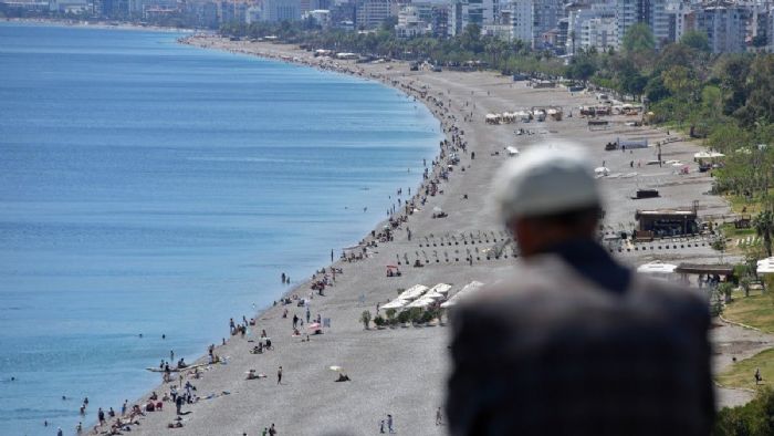 9 günlük bayram tatili Antalya`da Nisan`ı Haziran`a çevirdi