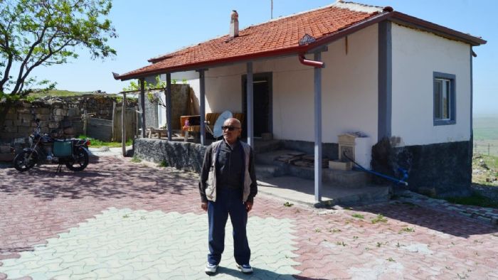 Aksaray`da 32 yıl önce herkes gitti, o terk etmedi: Köyde tek başına yaşıyor