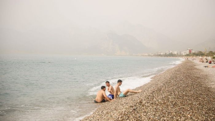 Antalya`da 2 gündür toz bulutu etkili oluyor