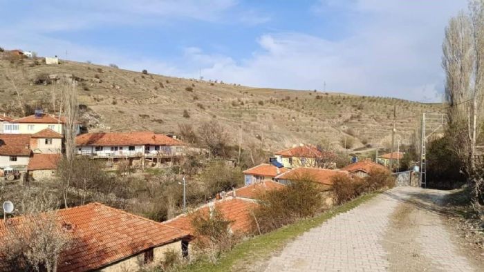 Çorum`da köyün su ihtiyacına yetişemeyen muhtardan güldüren isyan