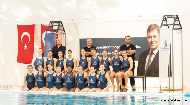 İzmir?in Avrupa Şampiyonu kadınları ?duble? peşinde