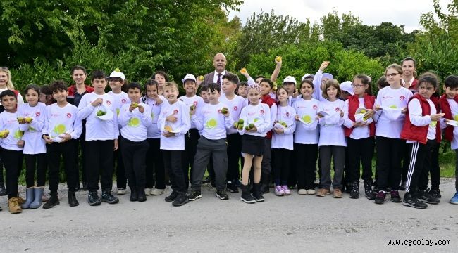 Çocuklar tarımı Lider Çocuk Tarım Kampı?nda öğreniyor