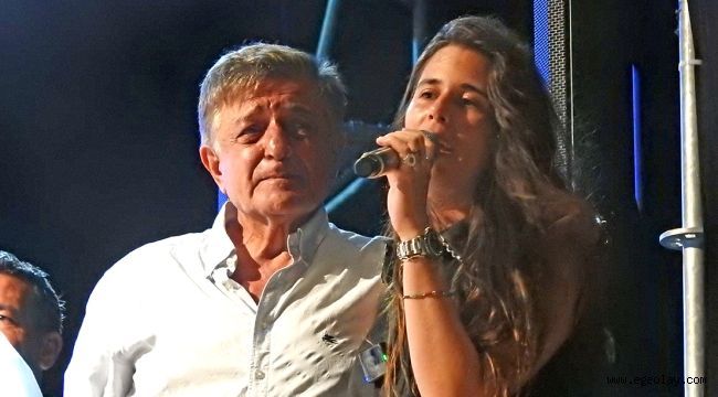 Ilıcaspor Kupasını Yılmaz Vural?ın Elinden Aldı: Efsane Hoca Gözyaşlarını Tutamadı